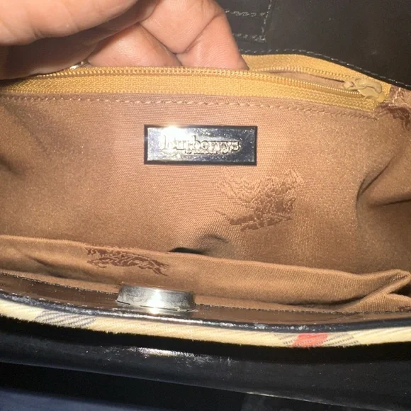 Burberry Nova Check Shoulder Bag w/ Dust bag. - Picture 6 of 8